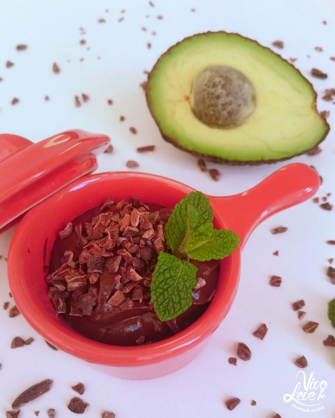 mousse-chocolate-e-abacate