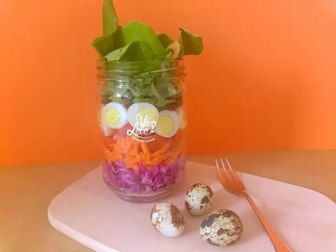 salada-vegetariana-com-ovo