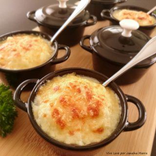 Sopa Low Carb de couve-flor gratinada com parmesão – Saborosa e elegante